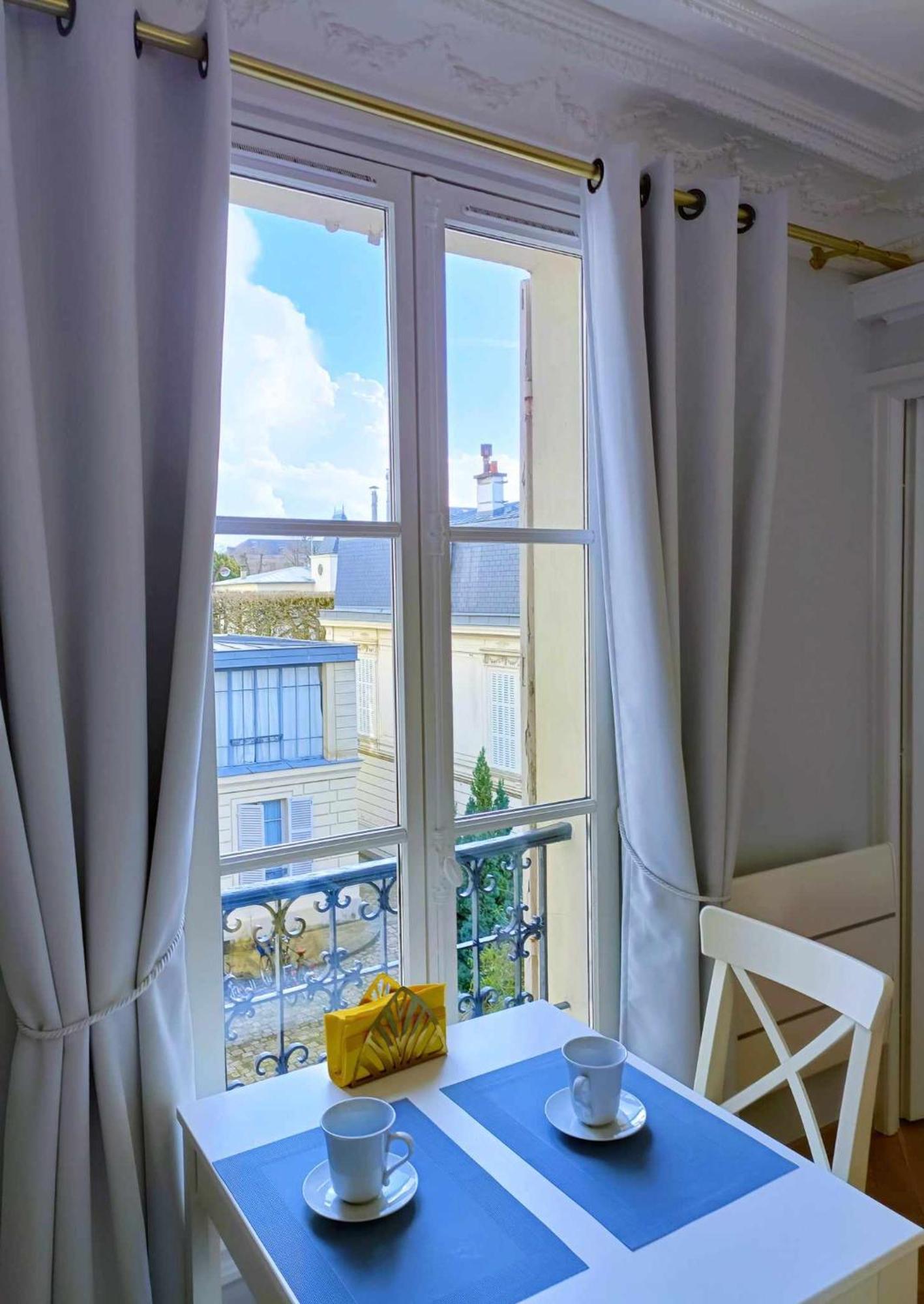 Au Petit Trianon Bleu Apartment Versailles Exterior foto